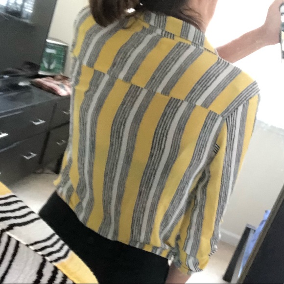 Yellow striped top - Picture 4 of 4